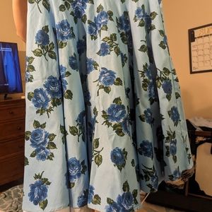 EUC Blue Roses 2X Swing Skirt by Vixen